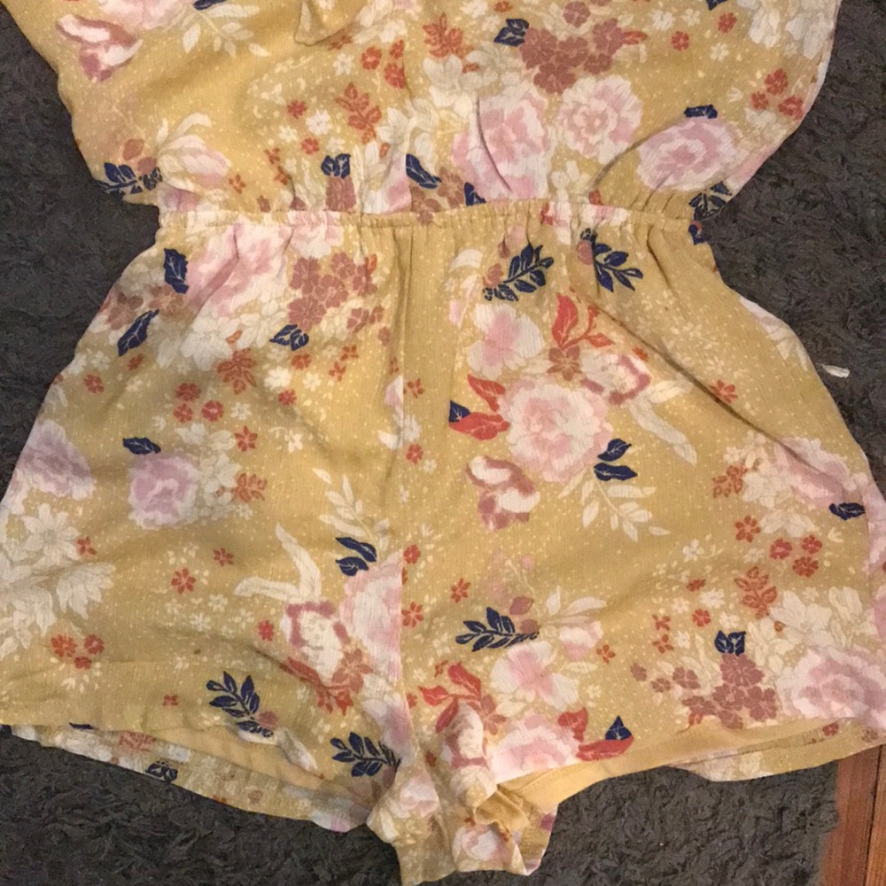 Romper - Picture 3 of 4